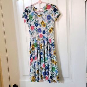 Size 7 Dot Dot Smile flower print dress. Pet and smoke free home.